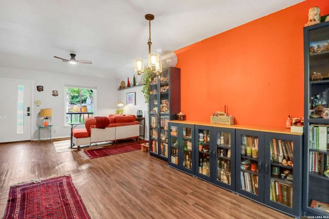 1721 W MISTLETOE AVE, San Antonio, TX 78201