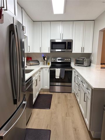 1225 PINE RIDGE CIRCLE W C1, Tarpon Springs, FL 34688