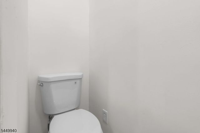 240 W End Ave, Newark City, NJ 07106