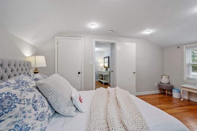 105 Whitman Ave, Melrose, MA 02176