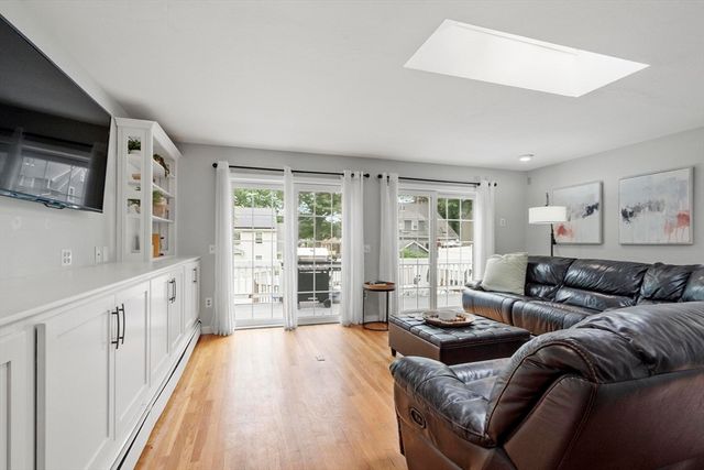 105 Whitman Ave, Melrose, MA 02176