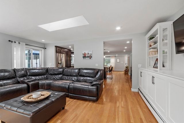 105 Whitman Ave, Melrose, MA 02176