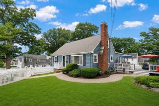 105 Whitman Ave, Melrose, MA 02176