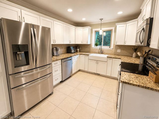 2616 Palms Road, Columbus Township, MI 48063