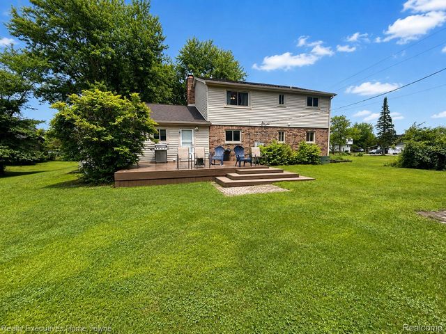 2616 Palms Road, Columbus Township, MI 48063