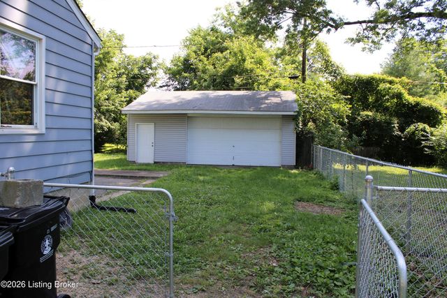 3225 Stratford Ave, Louisville, KY 40218