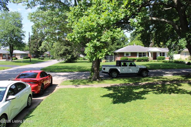 3225 Stratford Ave, Louisville, KY 40218