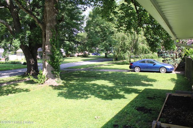3225 Stratford Ave, Louisville, KY 40218