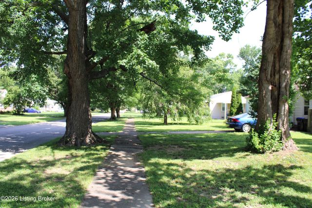 3225 Stratford Ave, Louisville, KY 40218