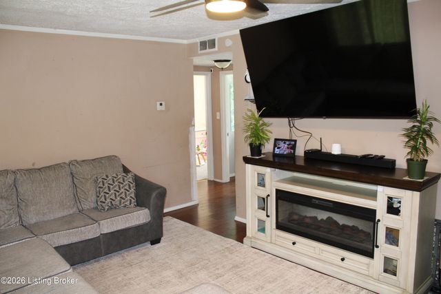3225 Stratford Ave, Louisville, KY 40218