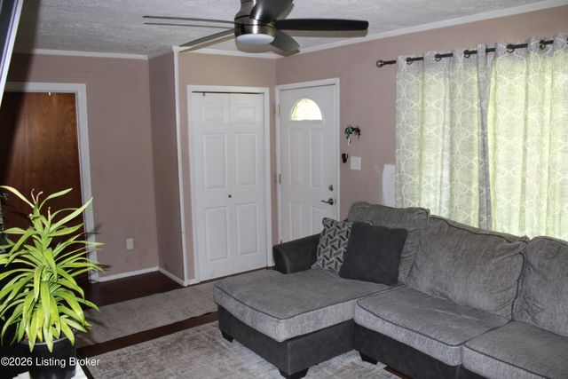 3225 Stratford Ave, Louisville, KY 40218