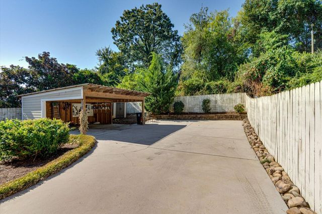 1212 Dartmouth Street, Chattanooga, TN 37405