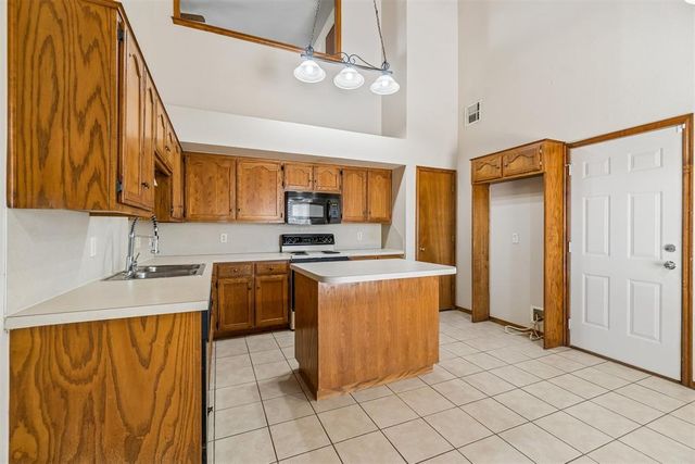 1001 SW 24th Street, Moore, OK 73170
