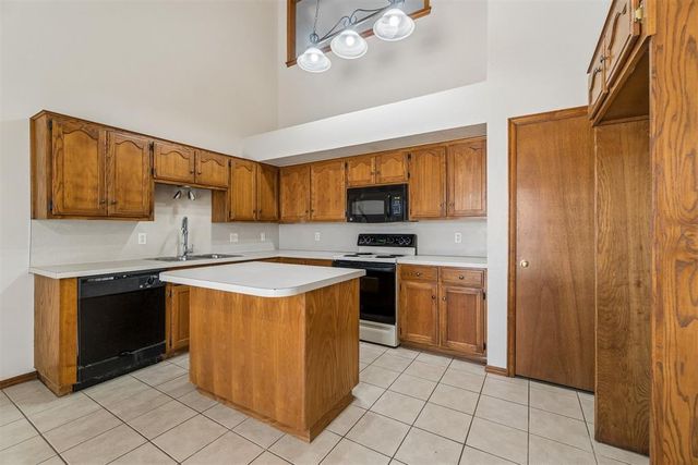 1001 SW 24th Street, Moore, OK 73170