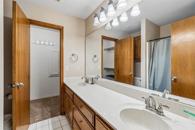 1001 SW 24th Street, Moore, OK 73170