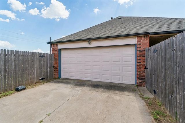 1001 SW 24th Street, Moore, OK 73170