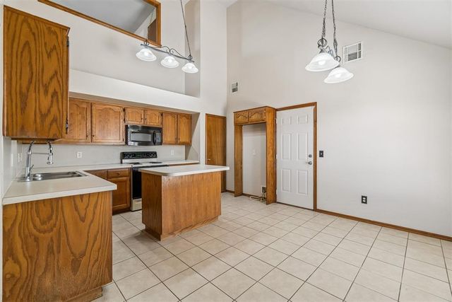 1001 SW 24th Street, Moore, OK 73170