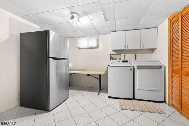 19 Jaskot Ln, Clifton City, NJ 07012