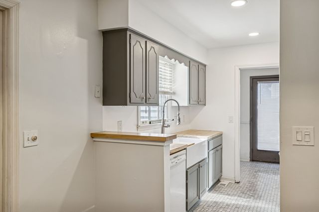 5301 Village Way, Nashville, TN 37211