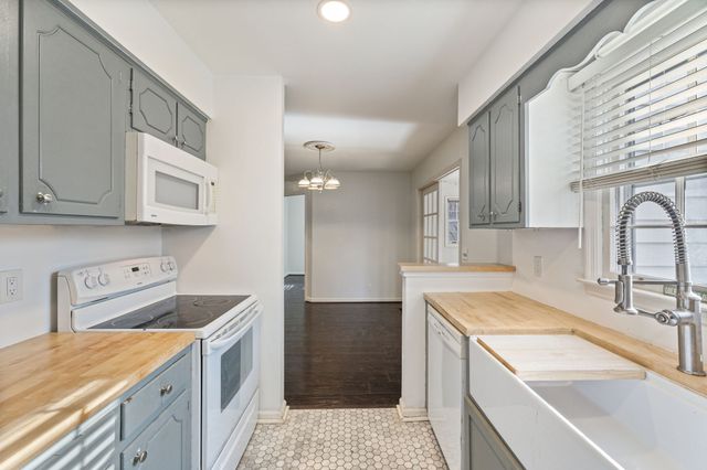 5301 Village Way, Nashville, TN 37211