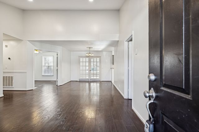 5301 Village Way, Nashville, TN 37211