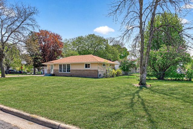 50 98th Avenue NE, Blaine, MN 55434