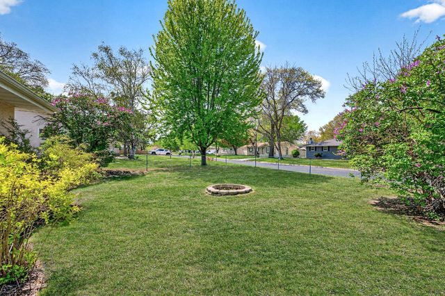 50 98th Avenue NE, Blaine, MN 55434