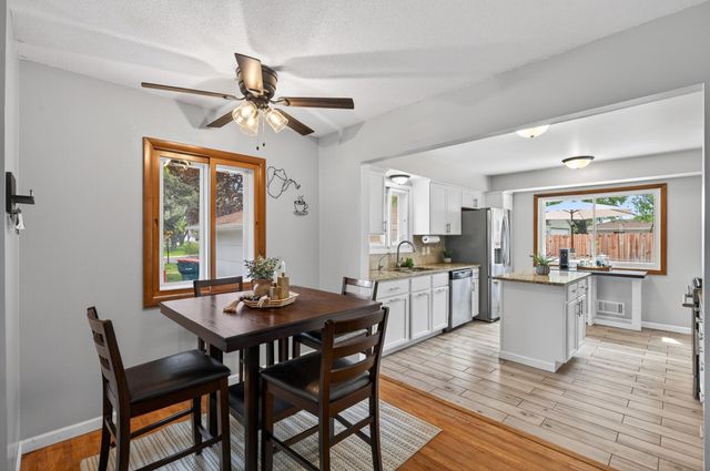 50 98th Avenue NE, Blaine, MN 55434