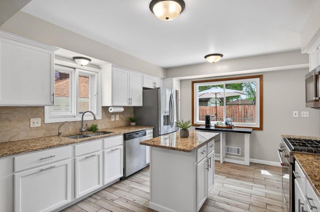 50 98th Avenue NE, Blaine, MN 55434