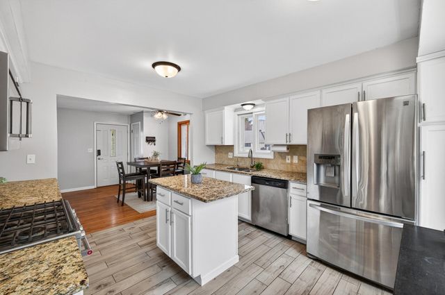 50 98th Avenue NE, Blaine, MN 55434