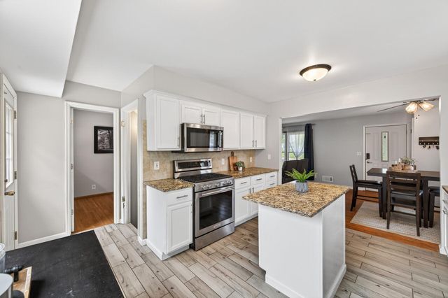50 98th Avenue NE, Blaine, MN 55434