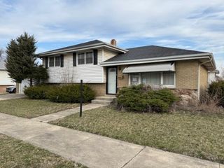 60 E 161st Place, South Holland, IL 60473