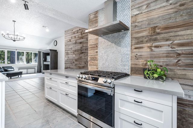 172 Park Way, Conroe, TX 77356