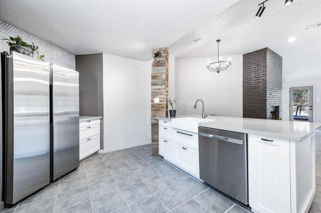 172 Park Way, Conroe, TX 77356