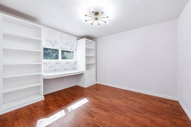 172 Park Way, Conroe, TX 77356