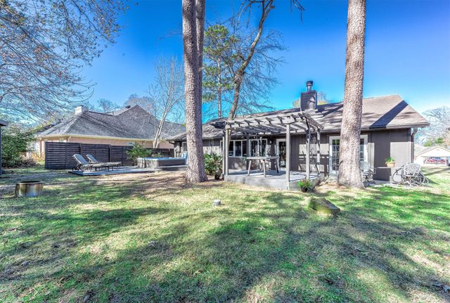 172 Park Way, Conroe, TX 77356