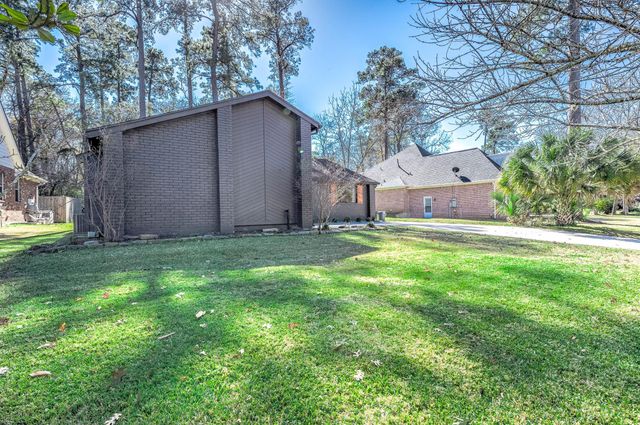 172 Park Way, Conroe, TX 77356