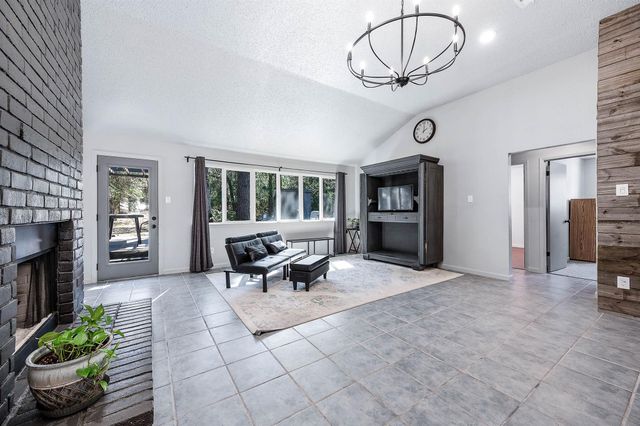172 Park Way, Conroe, TX 77356