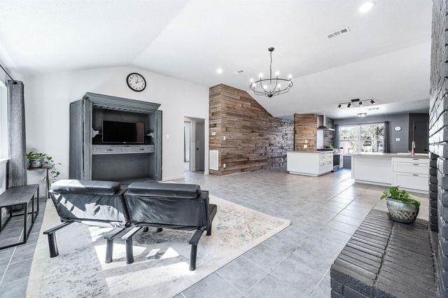 172 Park Way, Conroe, TX 77356