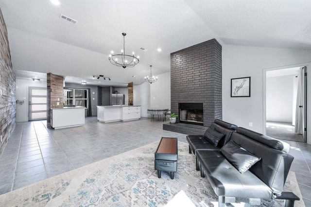 172 Park Way, Conroe, TX 77356