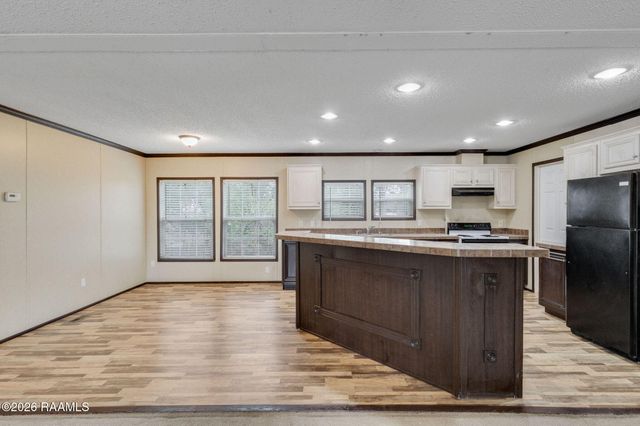 123 Dustin Circle, Broussard, LA 70518