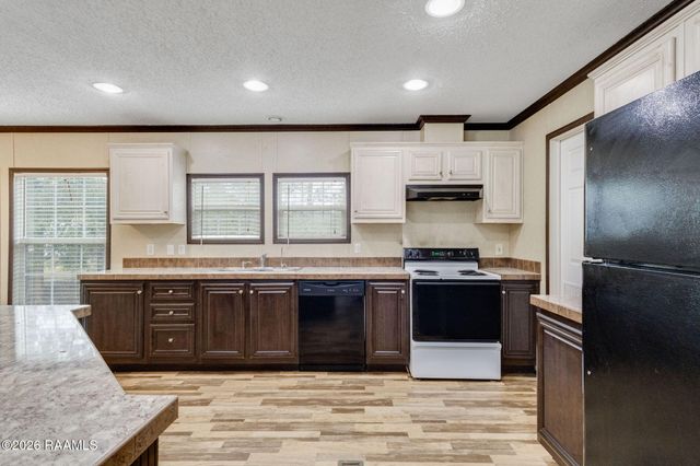 123 Dustin Circle, Broussard, LA 70518