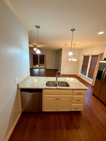 105 Belhaven Dr., Dothan, AL 36303