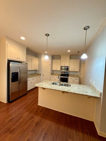 105 Belhaven Dr., Dothan, AL 36303