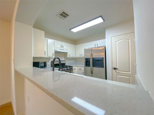 5201 Bogey CT, Austin, TX 78744