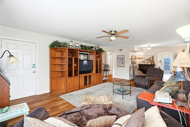 5895 18TH STREET N 1, St Petersburg, FL 33714