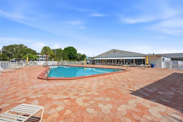 5895 18TH STREET N 1, St Petersburg, FL 33714