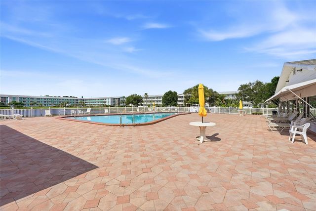 5895 18TH STREET N 1, St Petersburg, FL 33714