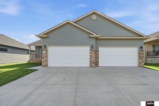 10111 White Pine Road, Lincoln, NE 68527