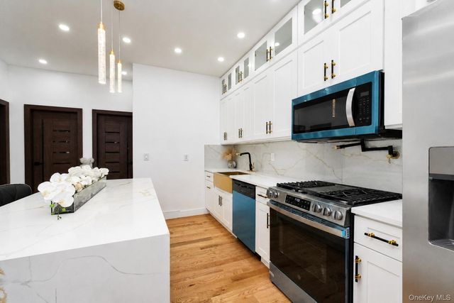 1194 Albany Avenue, Brooklyn, NY 11203